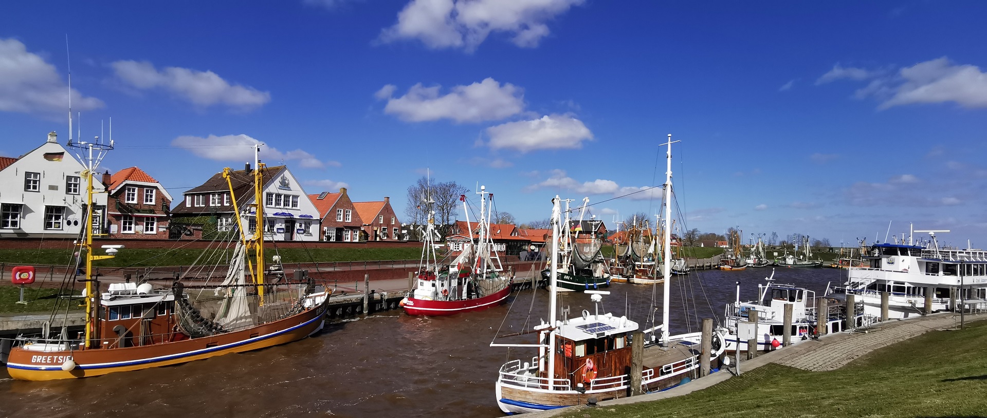 Greetsiel Hafen..........